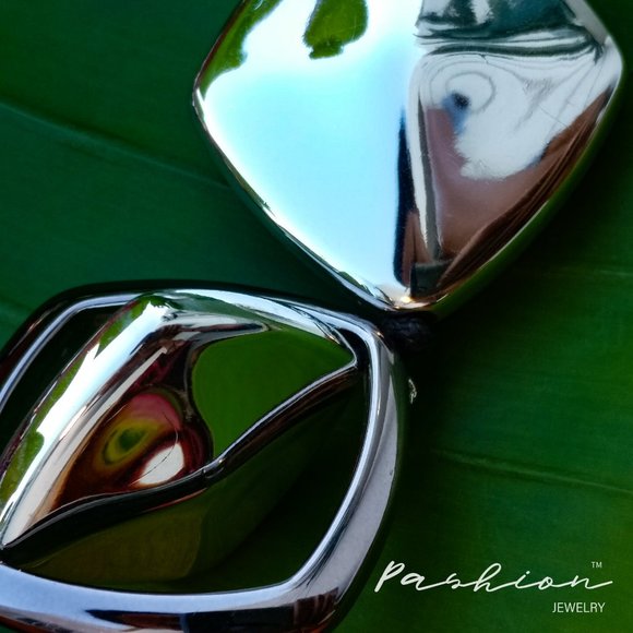 Cool Vintage Plastic Necklace. - Picture 6 of 9